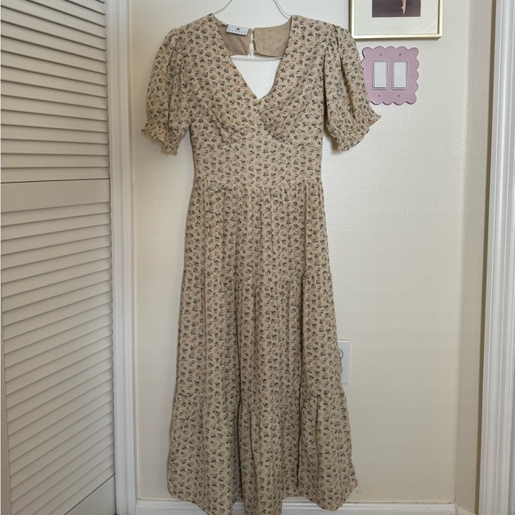 Daisy Street V-neck Midi Tea Dress - Picture 3 of 5
